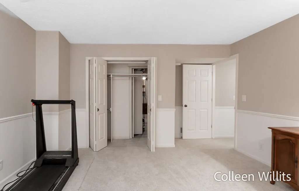 31 Skyline Circle NW Grand Rapids City MI 49504