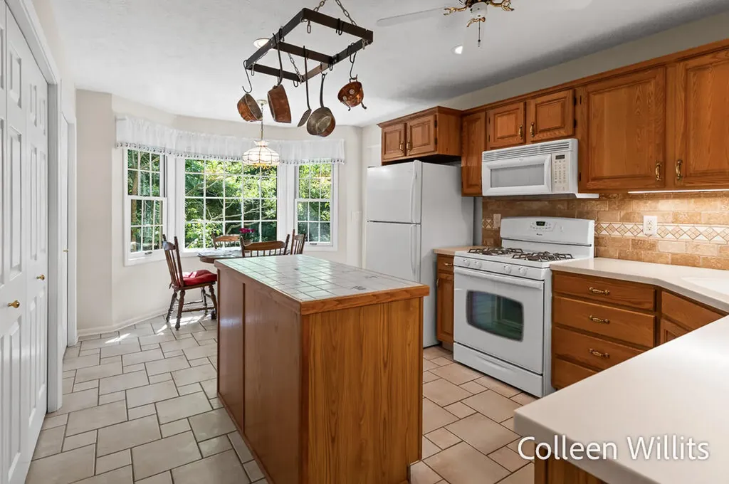 31 Skyline Circle NW Grand Rapids City MI 49504