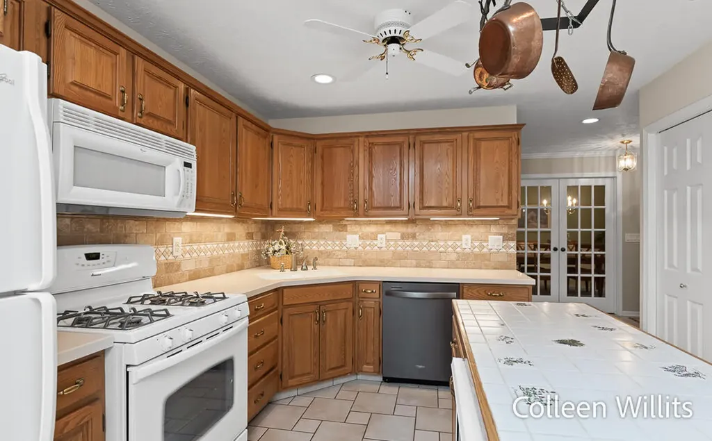 31 Skyline Circle NW Grand Rapids City MI 49504