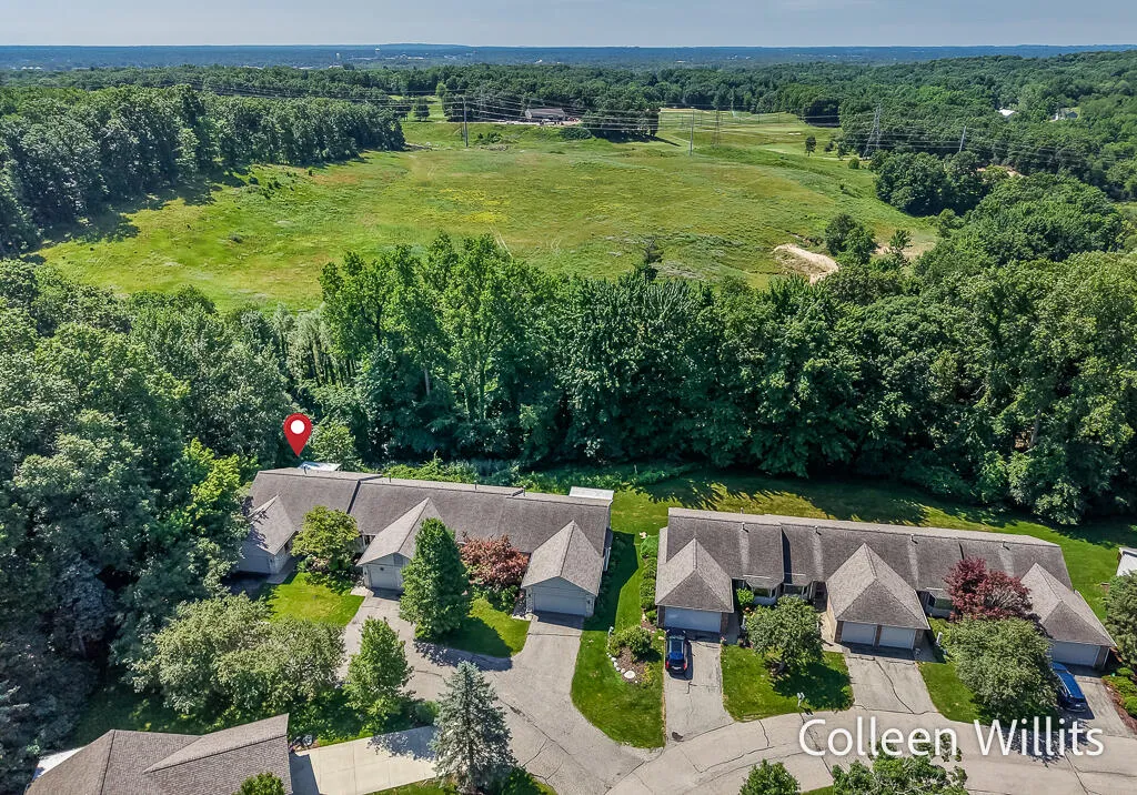 31 Skyline Circle NW Grand Rapids City MI 49504