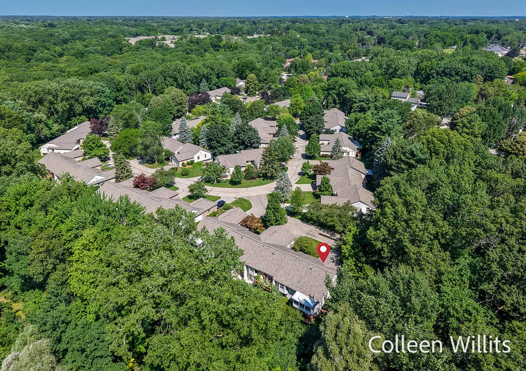 31 Skyline Circle NW Grand Rapids City MI 49504