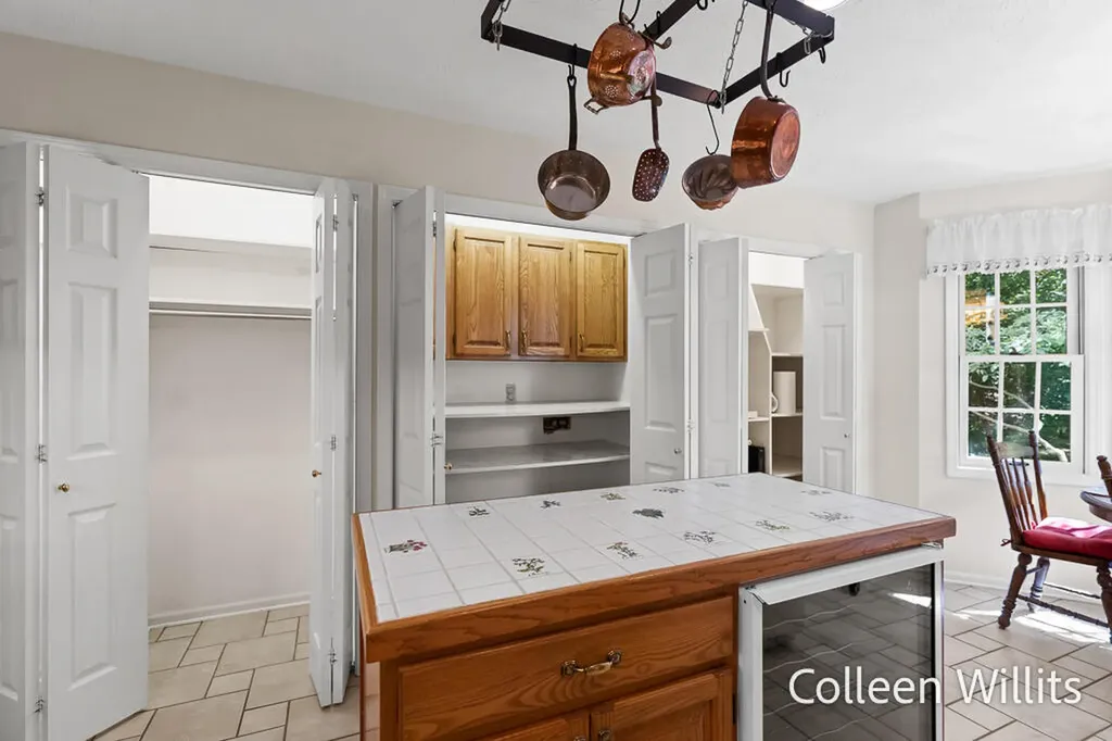 31 Skyline Circle NW Grand Rapids City MI 49504