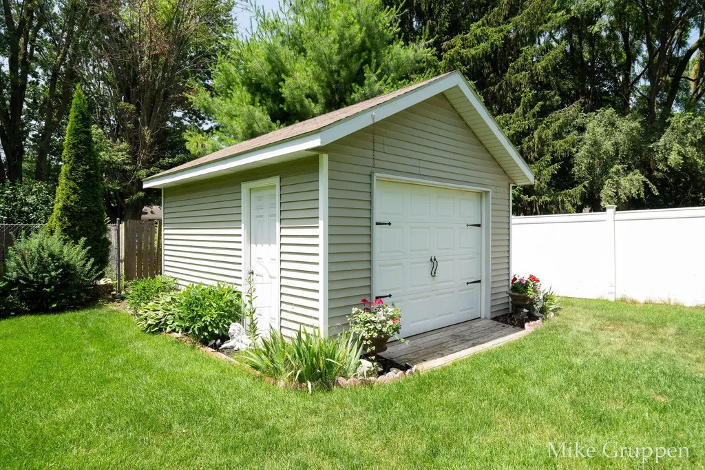 2565 Spring Court Holland Charter Township MI 49464