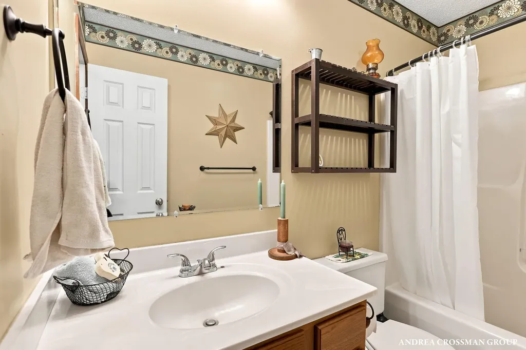 1095 Becker Road Muskegon Charter Township MI 49445