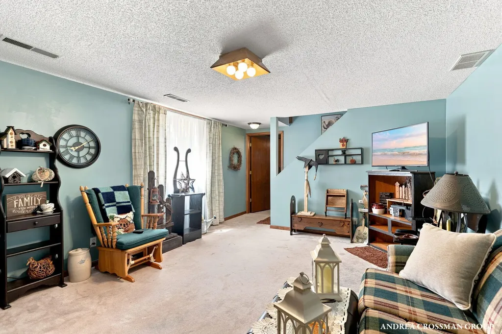 1095 Becker Road Muskegon Charter Township MI 49445