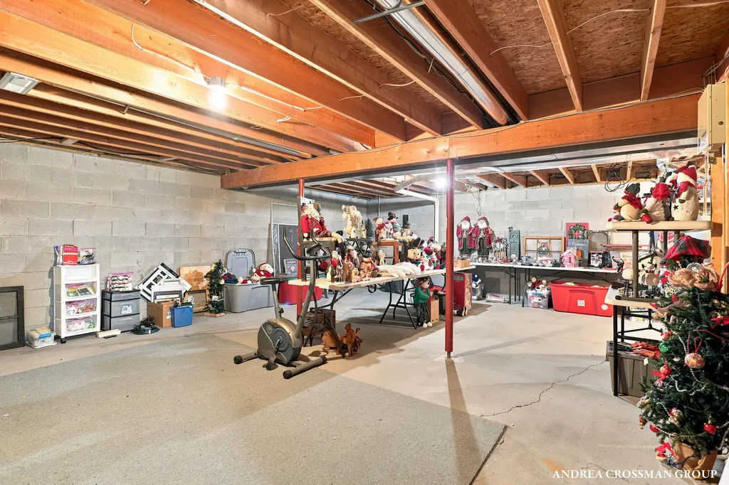 1095 Becker Road Muskegon Charter Township MI 49445