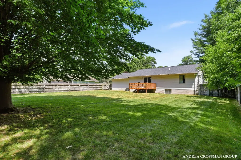 1095 Becker Road Muskegon Charter Township MI 49445