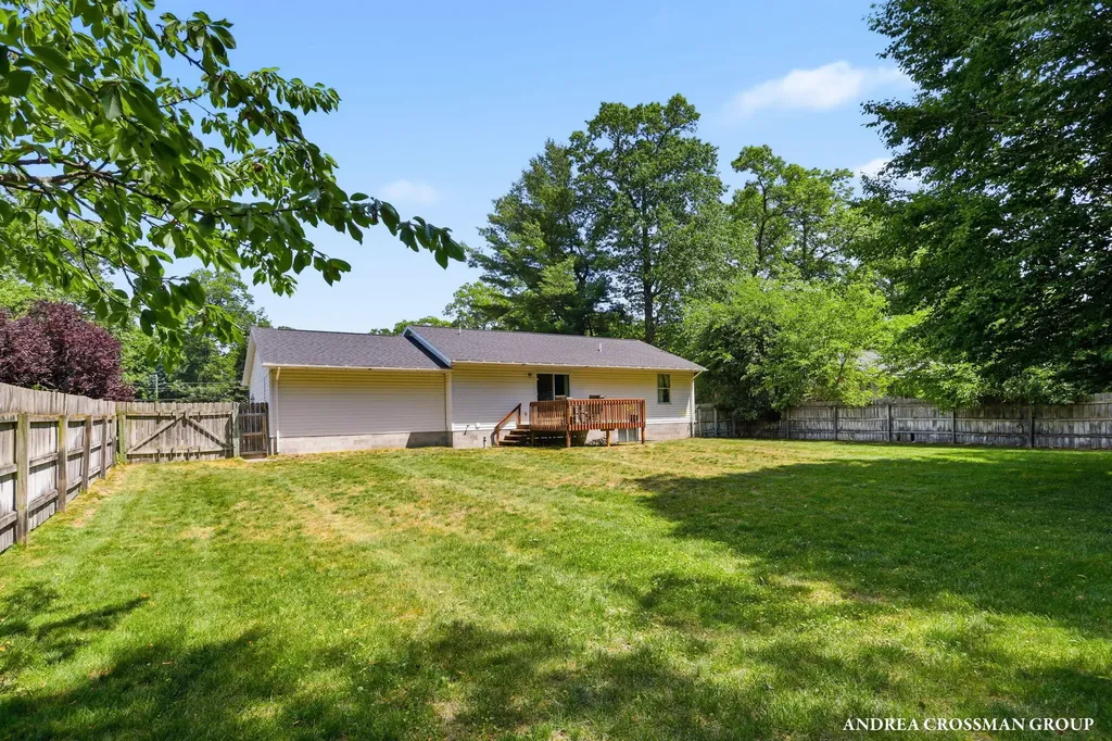 1095 Becker Road Muskegon Charter Township MI 49445