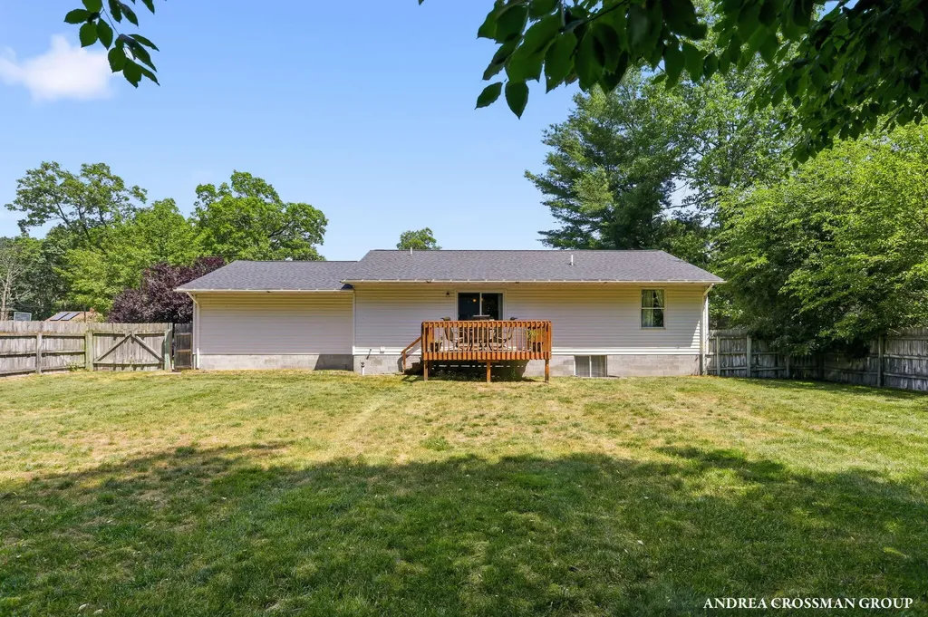 1095 Becker Road Muskegon Charter Township MI 49445