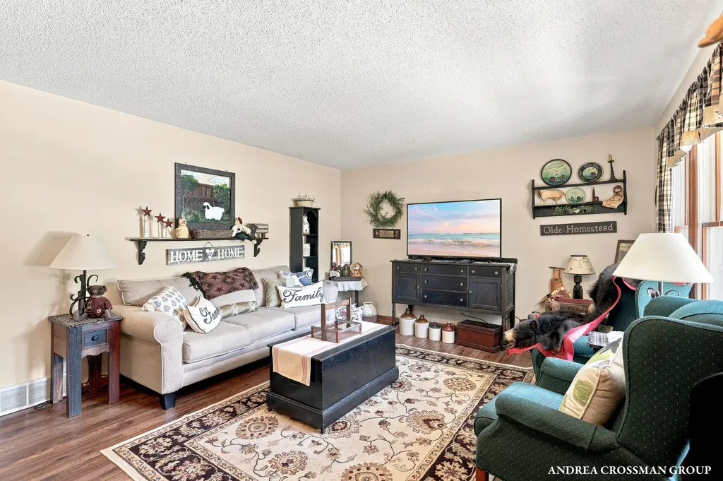 1095 Becker Road Muskegon Charter Township MI 49445