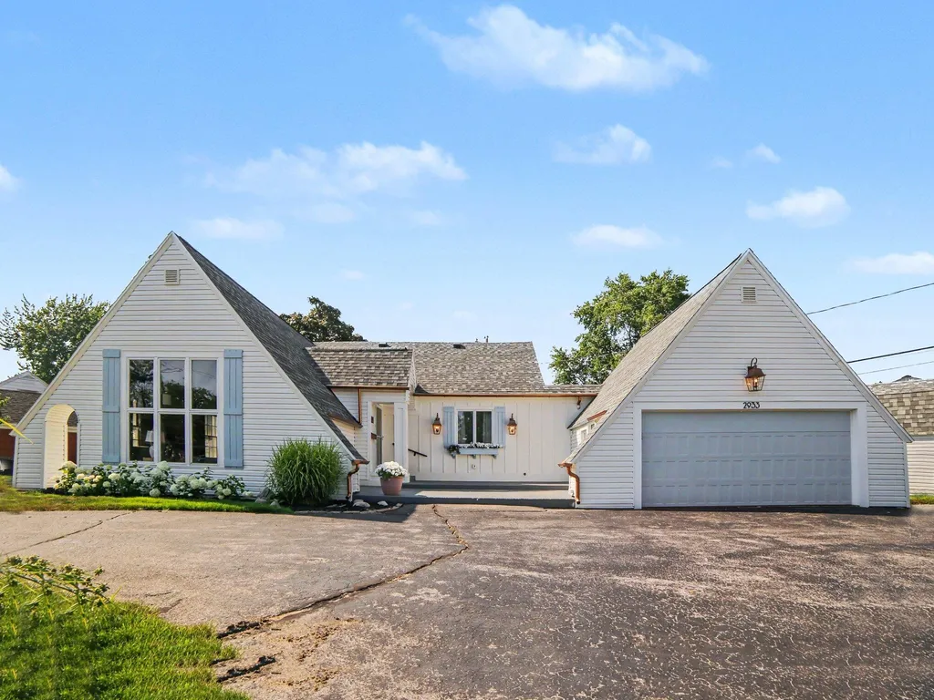2933 Dawes Road Roosevelt Park City MI 49441