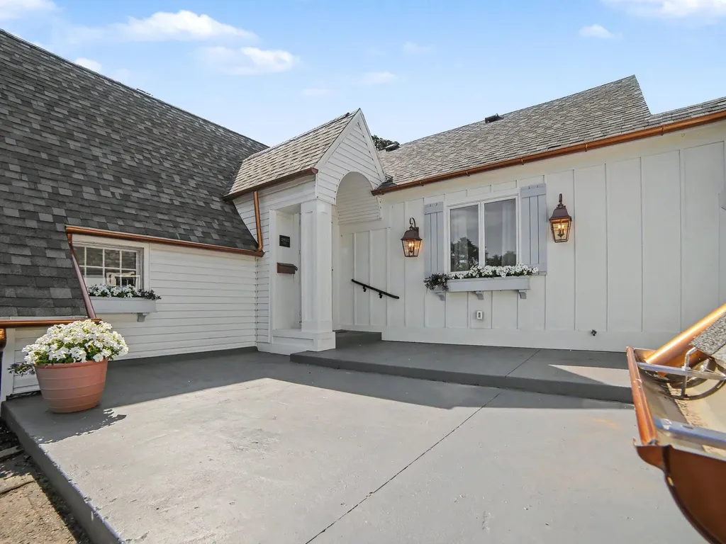 2933 Dawes Road Roosevelt Park City MI 49441