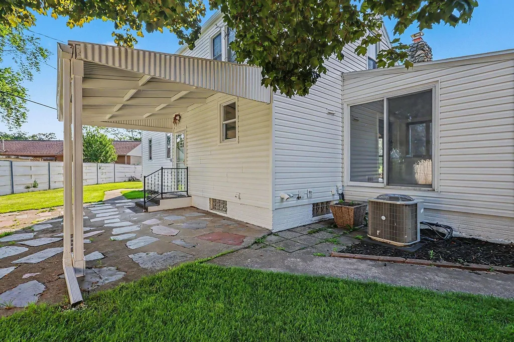 2933 Dawes Road Roosevelt Park City MI 49441