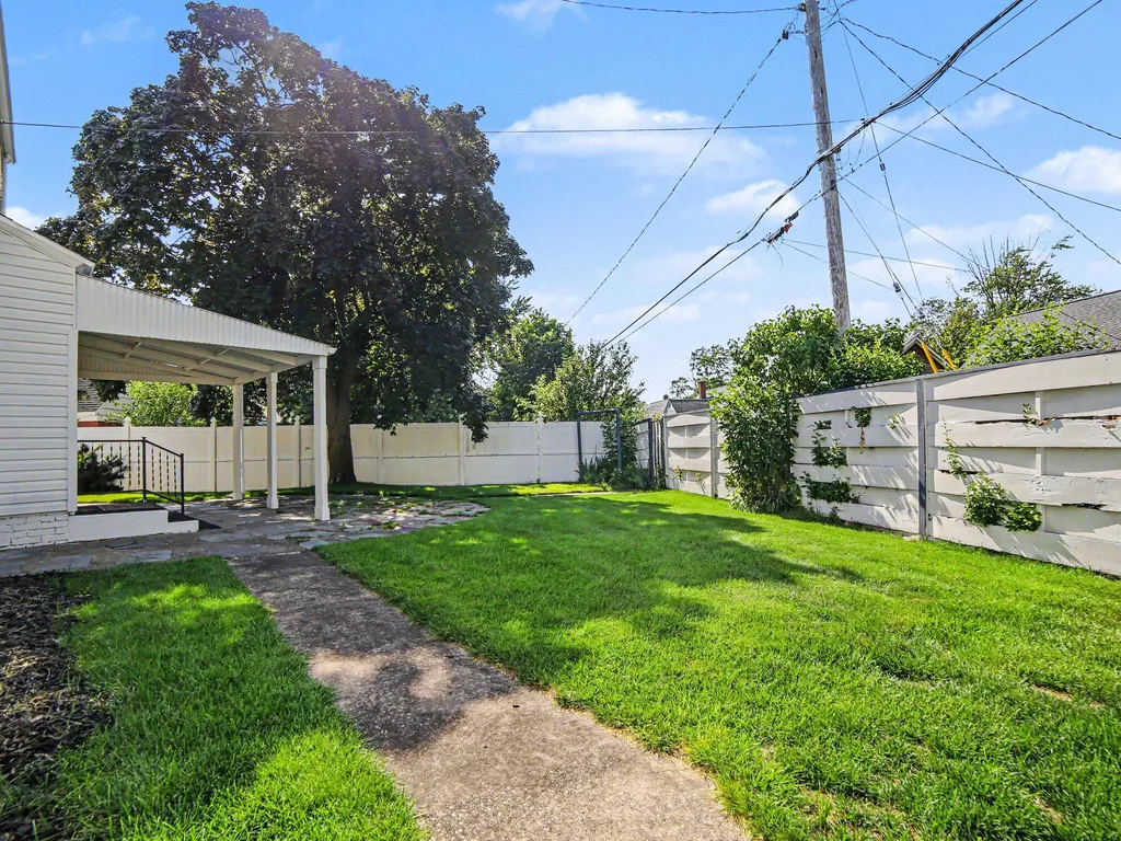 2933 Dawes Road Roosevelt Park City MI 49441
