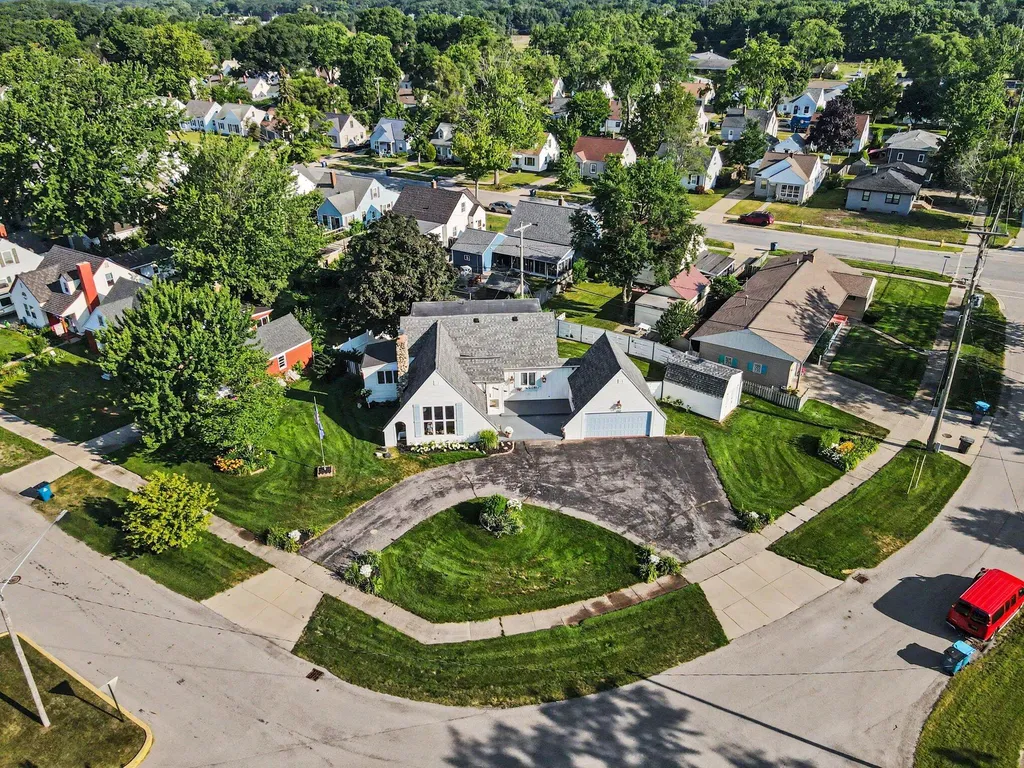2933 Dawes Road Roosevelt Park City MI 49441