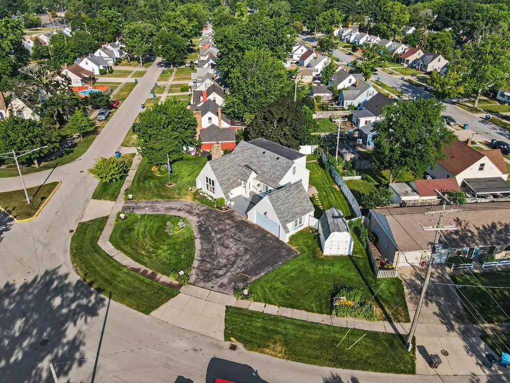 2933 Dawes Road Roosevelt Park City MI 49441