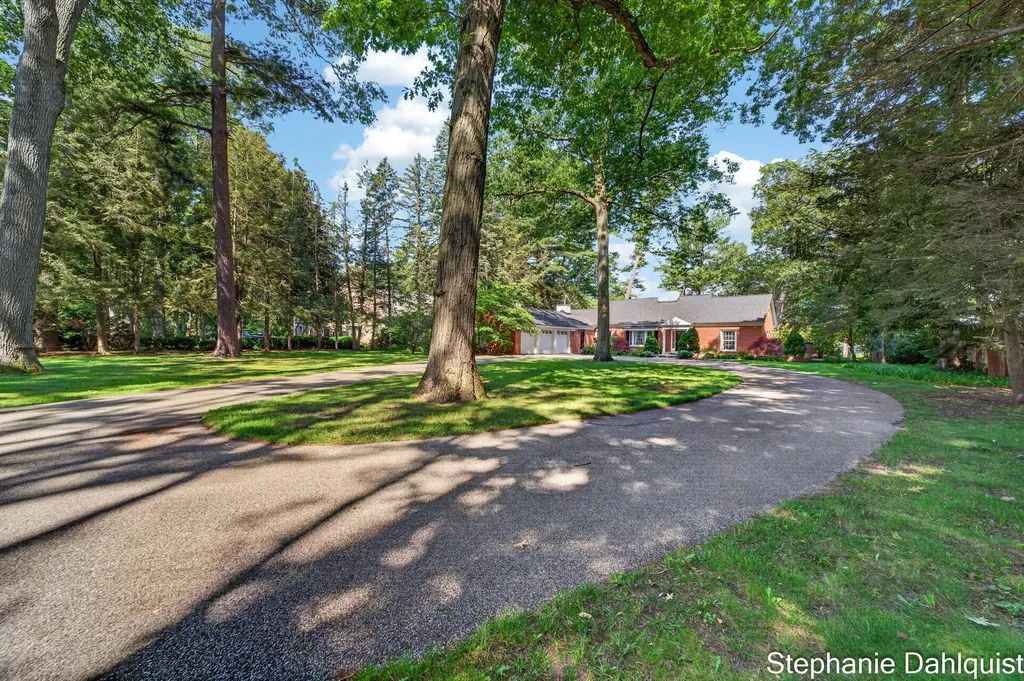 480 E Circle Drive North Muskegon City MI 49445