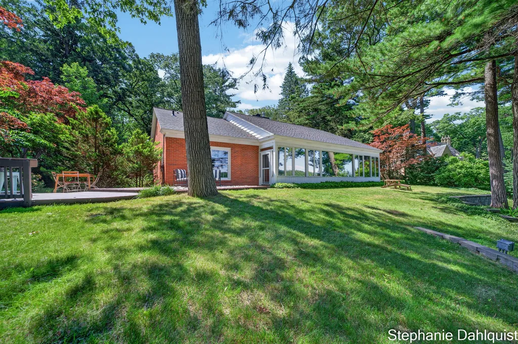 480 E Circle Drive North Muskegon City MI 49445