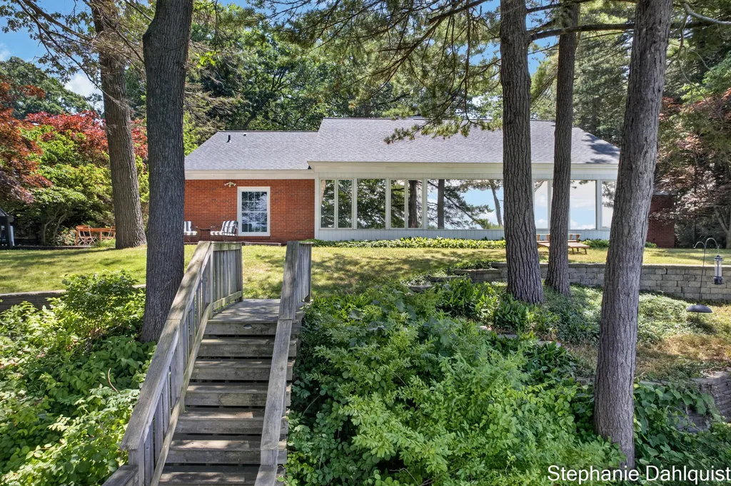 480 E Circle Drive North Muskegon City MI 49445