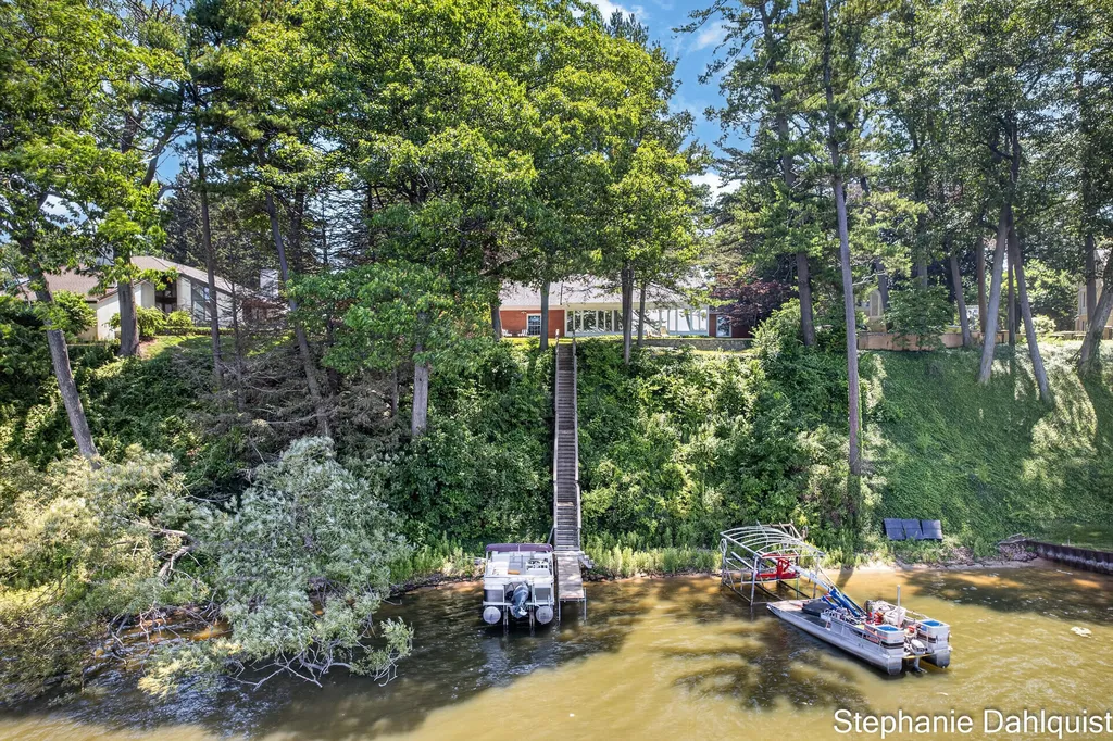 480 E Circle Drive North Muskegon City MI 49445