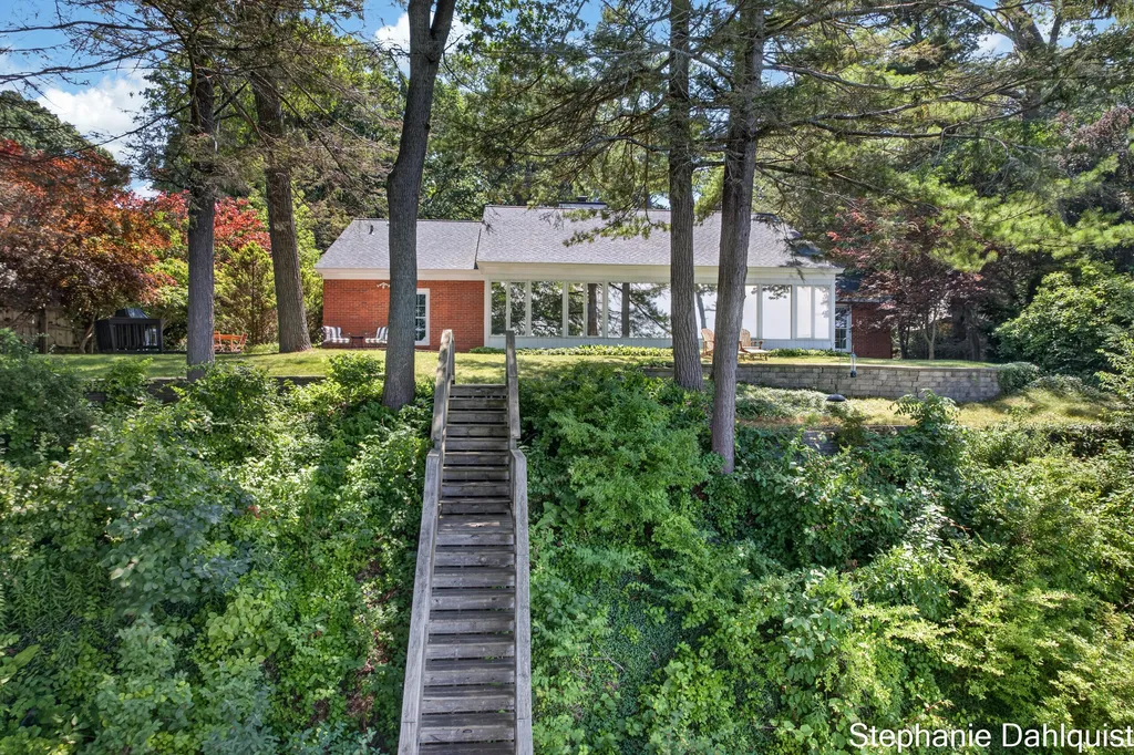 480 E Circle Drive North Muskegon City MI 49445