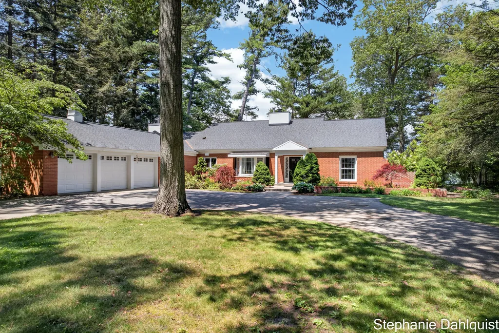 480 E Circle Drive North Muskegon City MI 49445