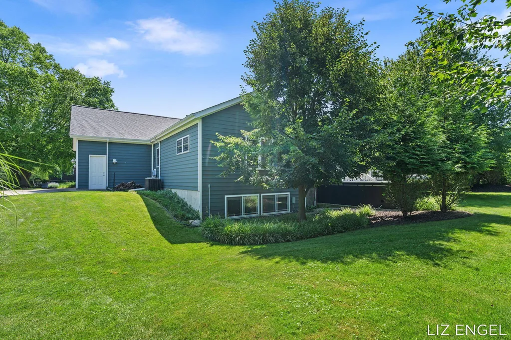 762 Wilderness Ridge Drive Unknown City MI 49406