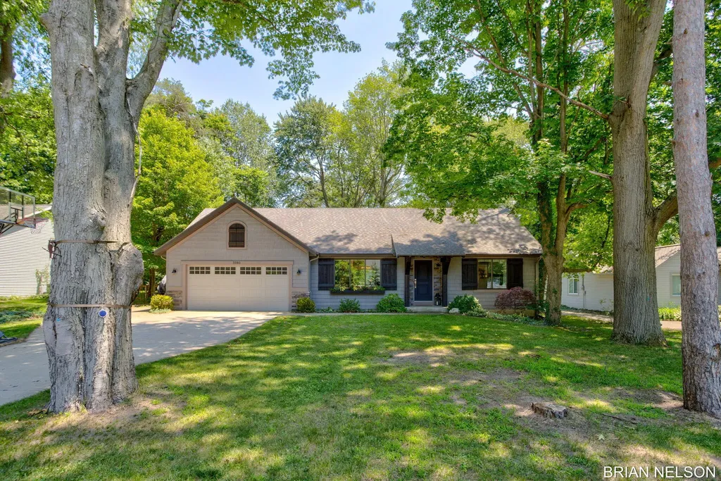 3380 Hollywood Drive Park Township MI 49424