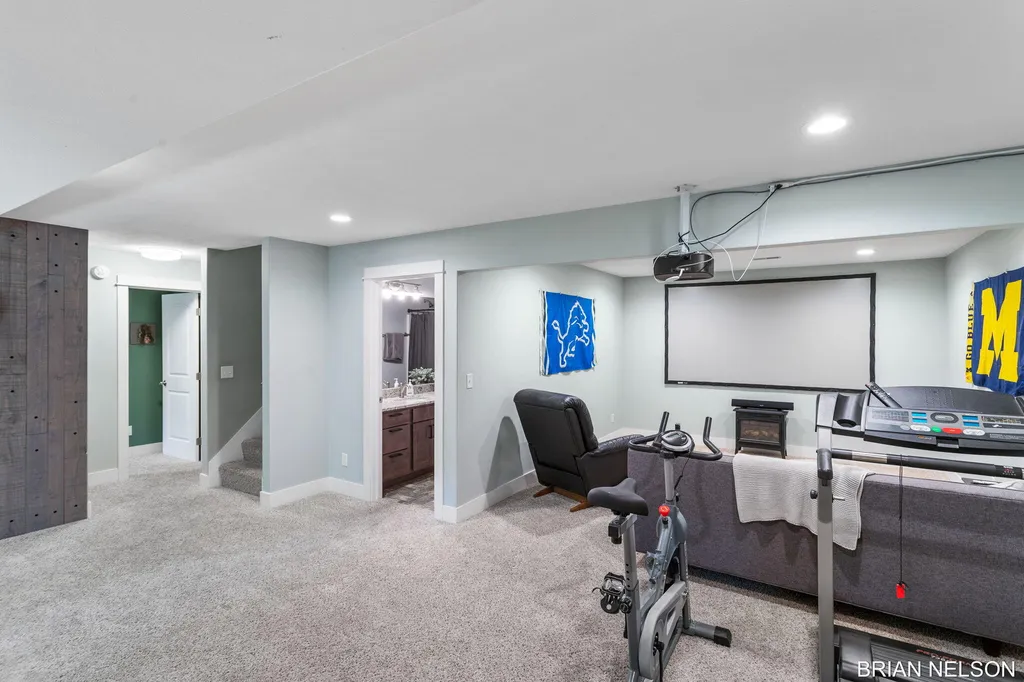 3380 Hollywood Drive Park Township MI 49424