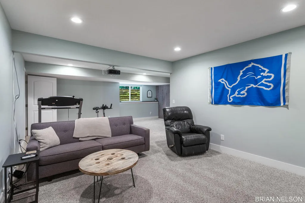 3380 Hollywood Drive Park Township MI 49424