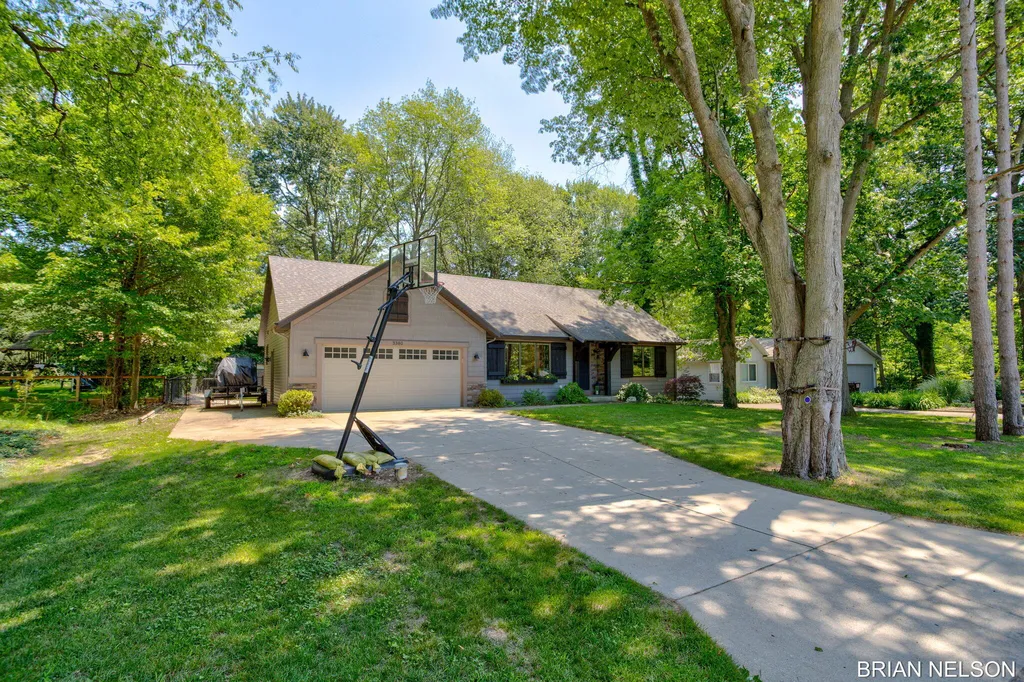 3380 Hollywood Drive Park Township MI 49424