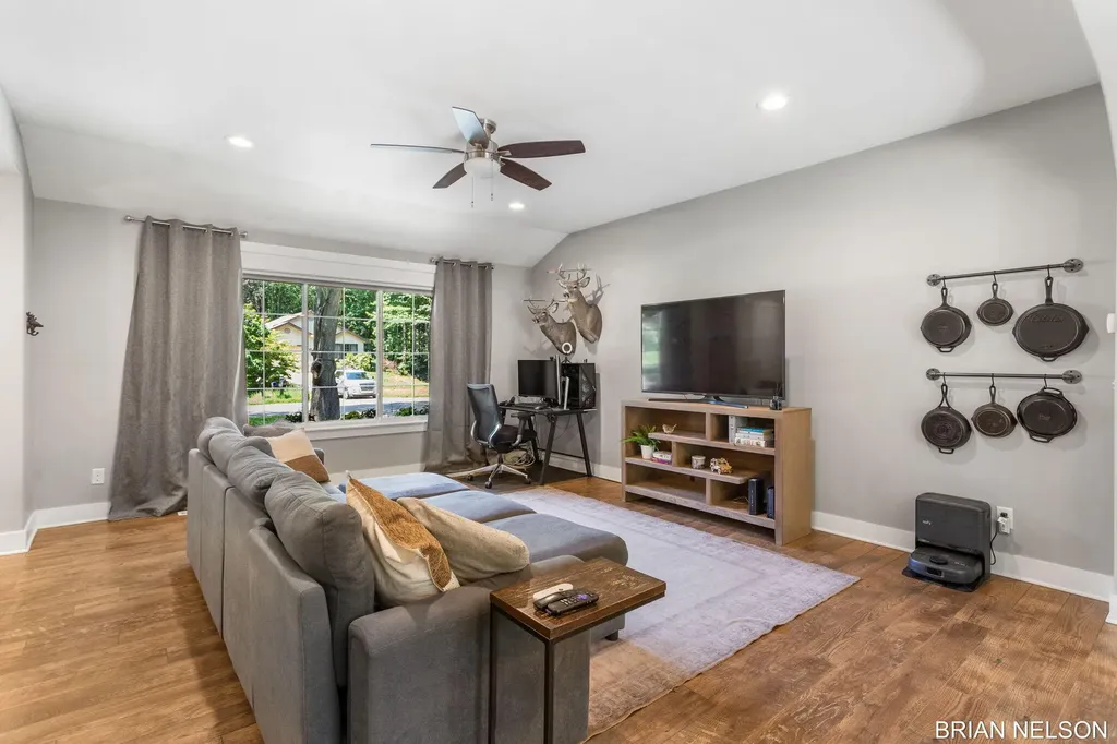 3380 Hollywood Drive Park Township MI 49424
