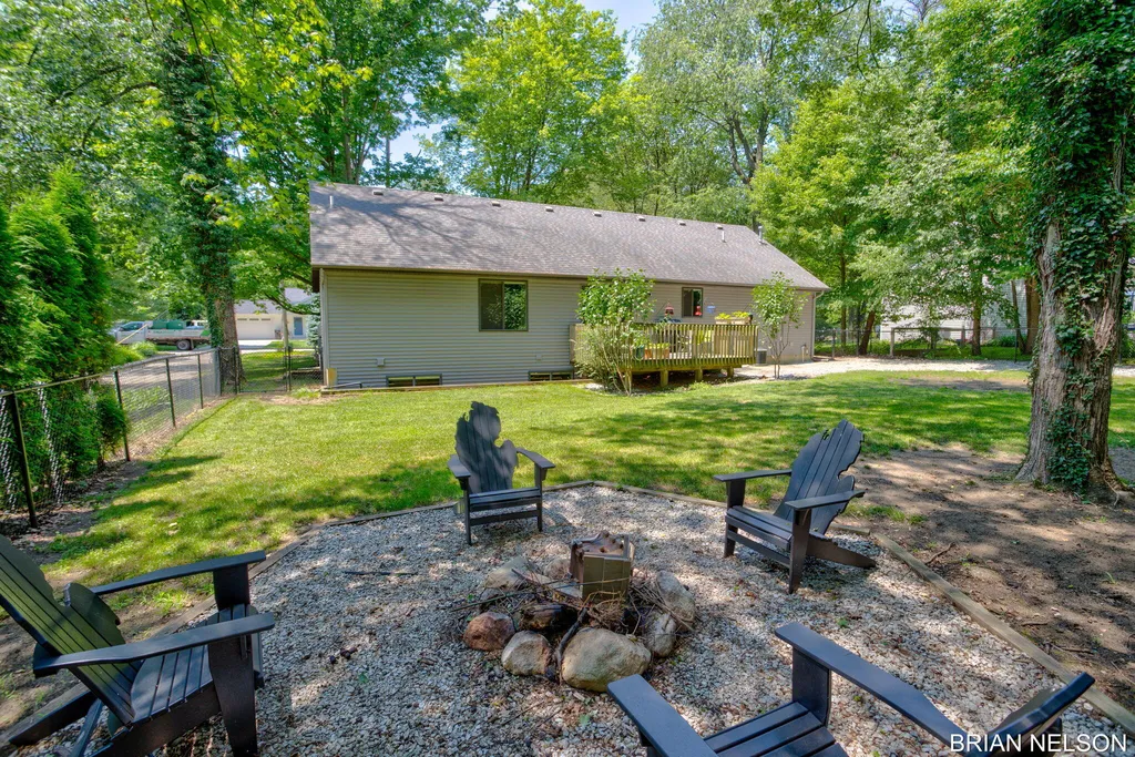 3380 Hollywood Drive Park Township MI 49424