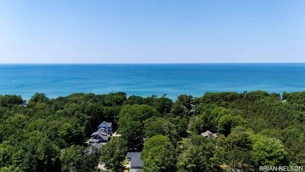 3380 Hollywood Drive Park Township MI 49424