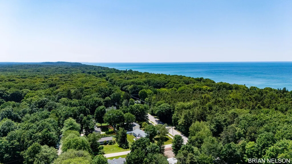 3380 Hollywood Drive Park Township MI 49424