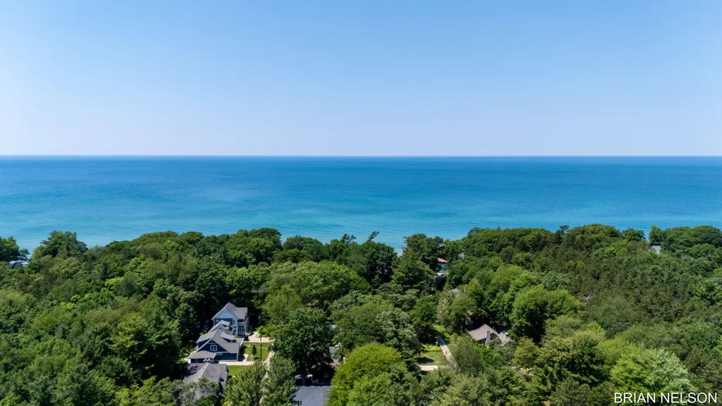 3380 Hollywood Drive Park Township MI 49424