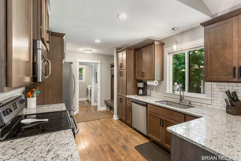 3380 Hollywood Drive Park Township MI 49424