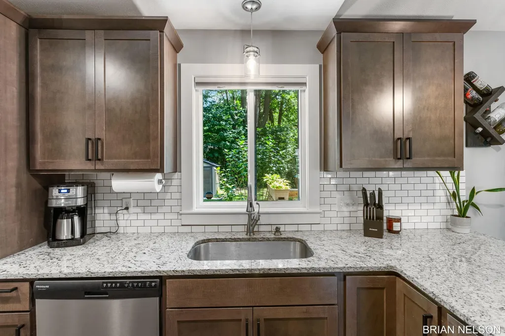 3380 Hollywood Drive Park Township MI 49424
