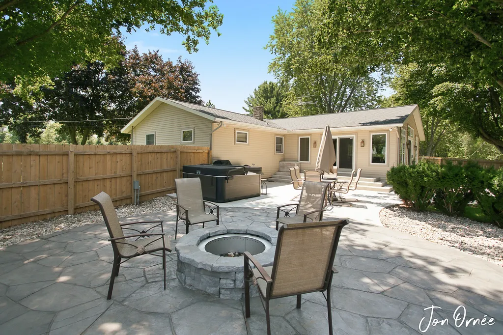 6055 141st Avenue Laketown Township MI 49423