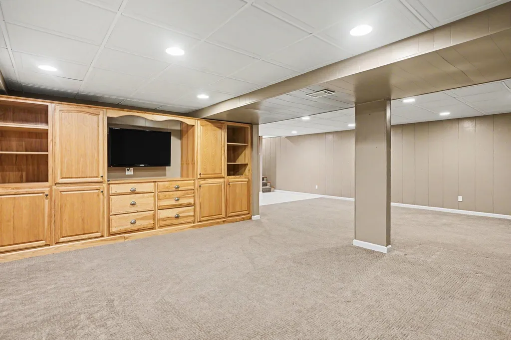 16115 Harbor View Drive Ferrysburg City MI 49456
