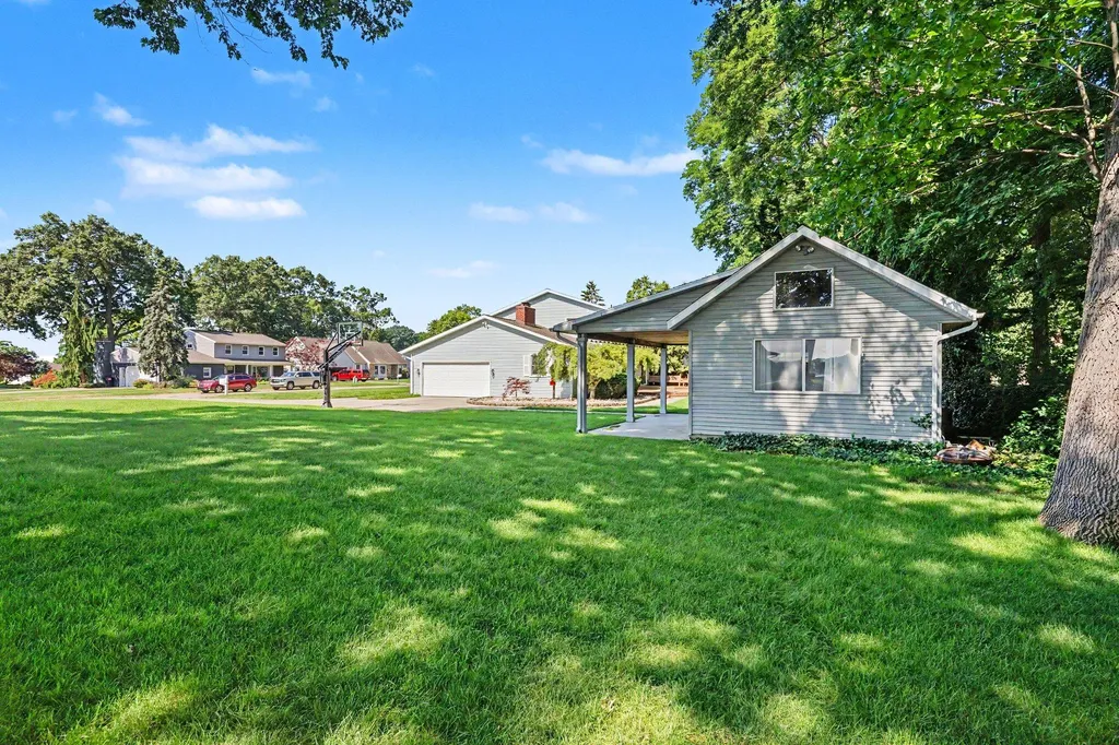16115 Harbor View Drive Ferrysburg City MI 49456
