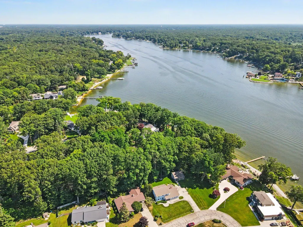 16115 Harbor View Drive Ferrysburg City MI 49456