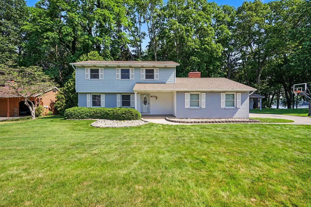 16115 Harbor View Drive Ferrysburg City MI 49456