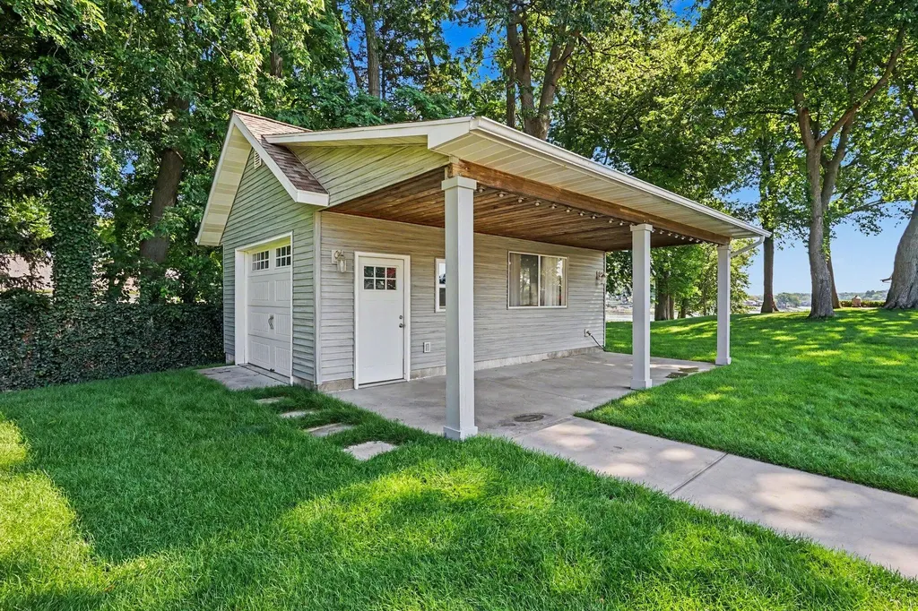 16115 Harbor View Drive Ferrysburg City MI 49456
