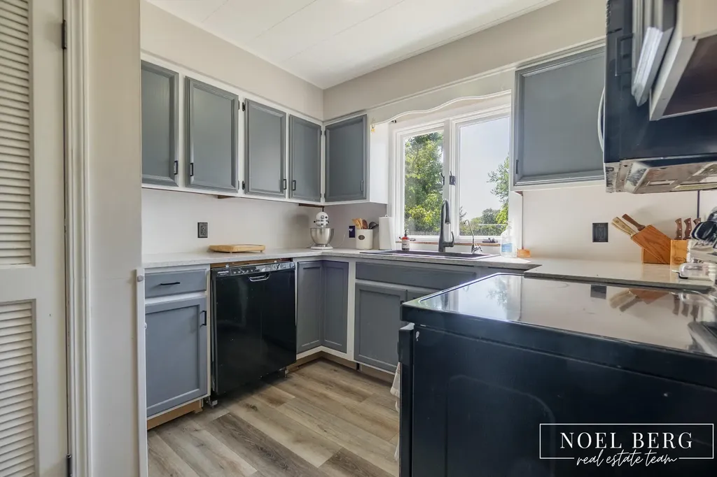4147 S Brooks Road Fruitport Charter Township MI 49444