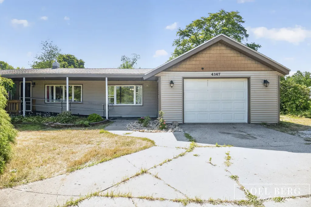 4147 S Brooks Road Fruitport Charter Township MI 49444