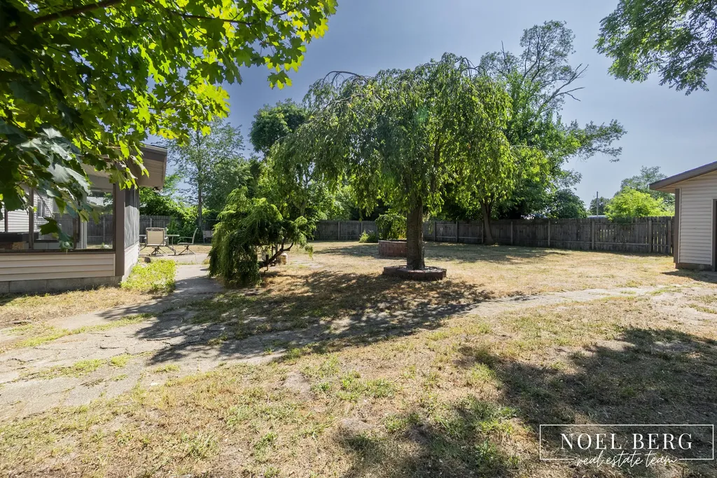 4147 S Brooks Road Fruitport Charter Township MI 49444
