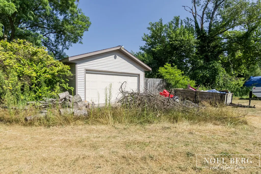 4147 S Brooks Road Fruitport Charter Township MI 49444