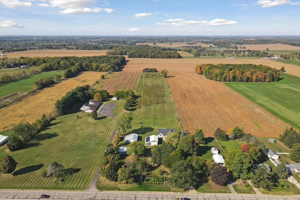 2434 S Cochran Road Carmel Township MI 48813