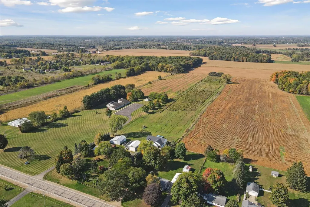 2434 S Cochran Road Carmel Township MI 48813